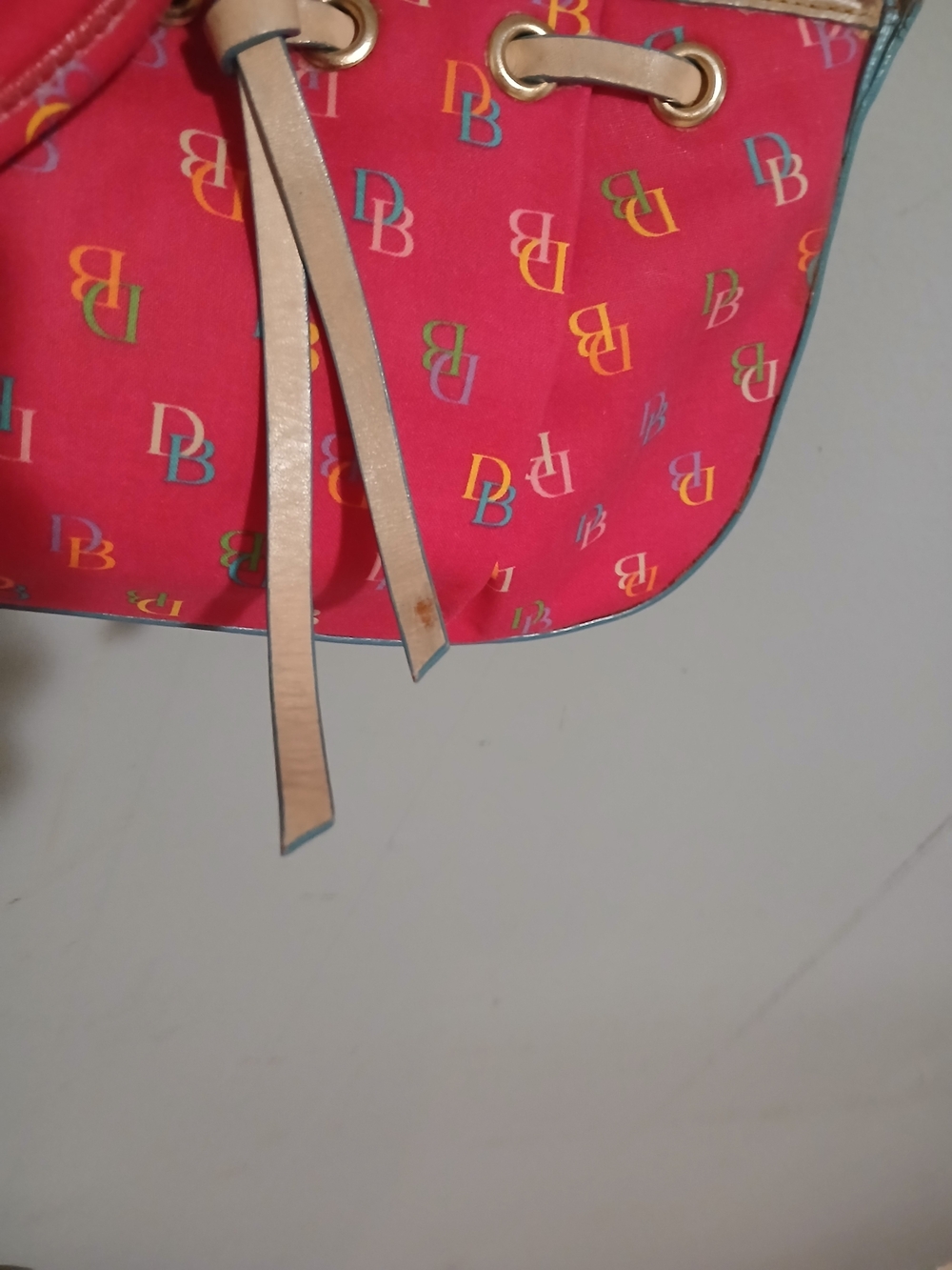 Dooney & Bourke Vintage Pink Logo With Wristlet!! Vintage Rare Set!! - Picture 4 of 7